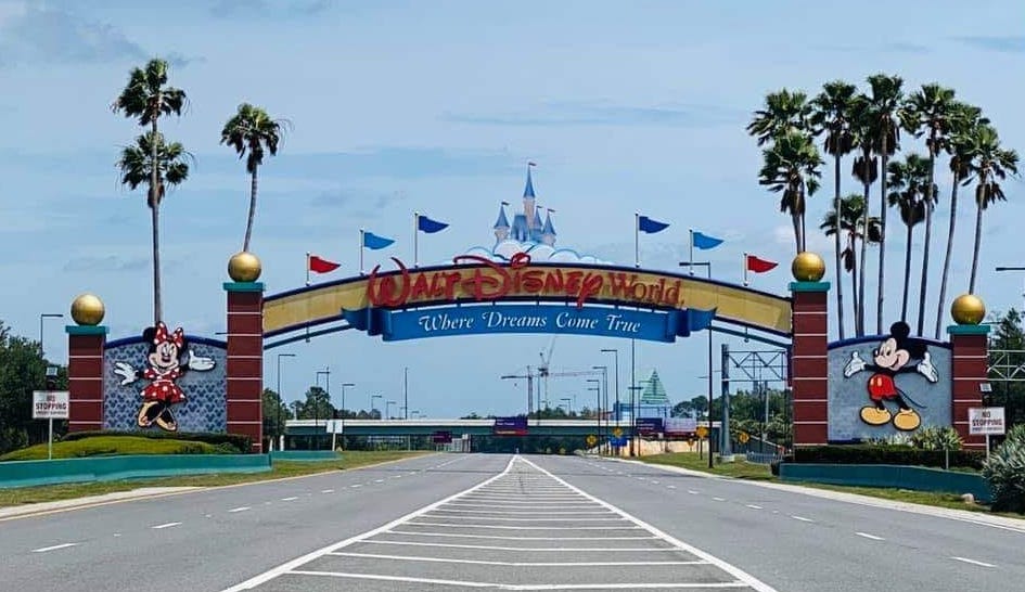 Walt Disney World driving entrance 